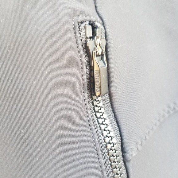 ATHLETA Women's Stellar Tight in Black size Extra Small style 870815 - Picture 7 of 14